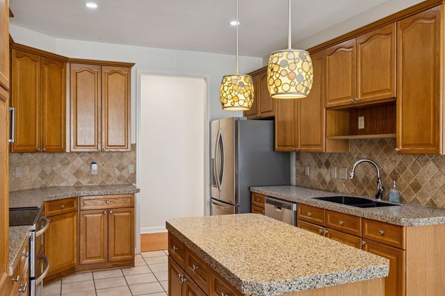 2205 Maple Grove Ln, Nashville, TN 37211