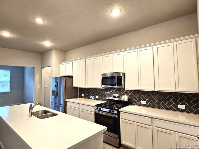 12549 ROTHAU DR, Schertz, TX 78154