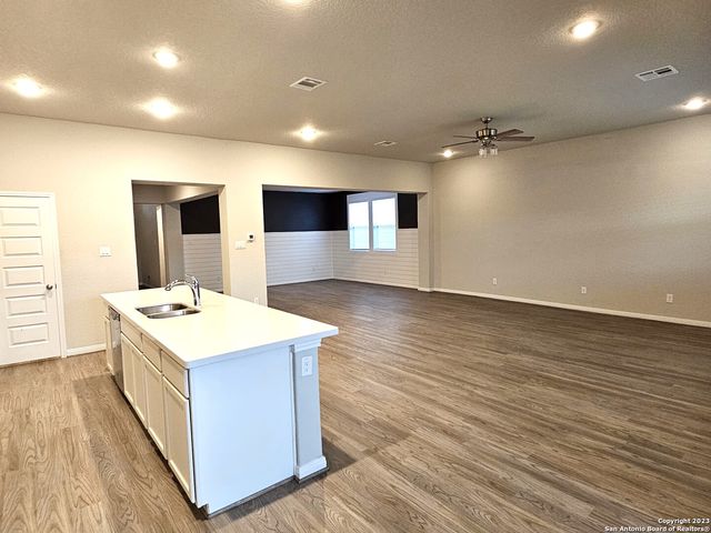 12549 ROTHAU DR, Schertz, TX 78154