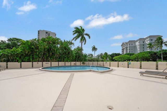 2400 Presidential Way 1206, West Palm Beach, FL 33401
