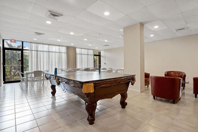 2400 Presidential Way 1206, West Palm Beach, FL 33401