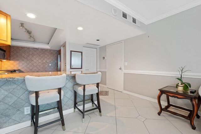 2400 Presidential Way 1206, West Palm Beach, FL 33401