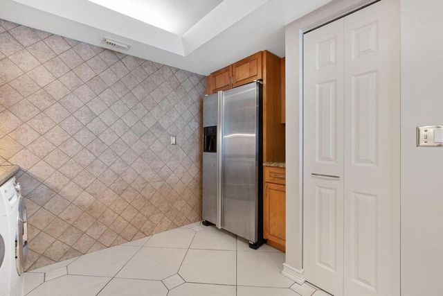 2400 Presidential Way 1206, West Palm Beach, FL 33401