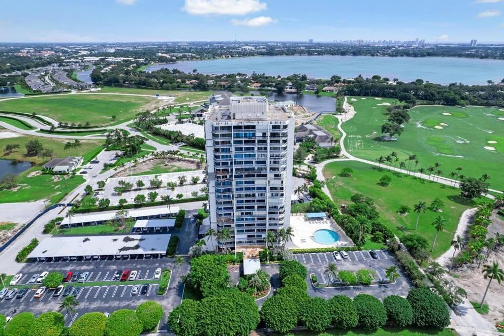2400 Presidential Way 1206, West Palm Beach, FL 33401