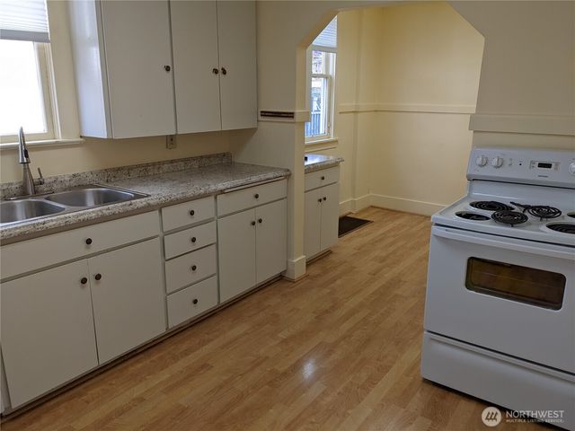 731 34th Avenue, Seattle, WA 98122