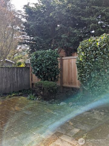 731 34th Avenue, Seattle, WA 98122