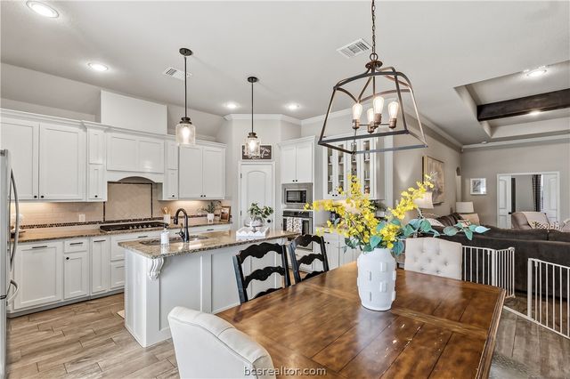 2129 Chestnut Oak Circle, College Station, TX 77845