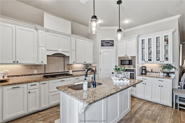 2129 Chestnut Oak Circle, College Station, TX 77845