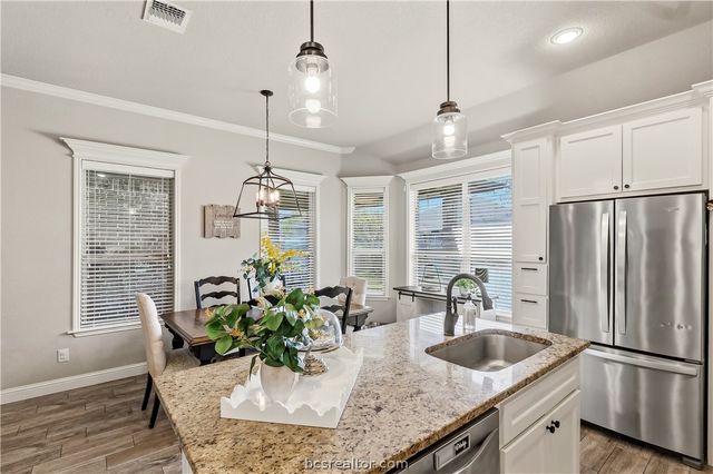 2129 Chestnut Oak Circle, College Station, TX 77845