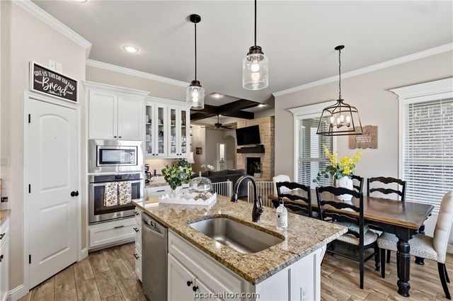 2129 Chestnut Oak Circle, College Station, TX 77845