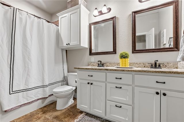 2129 Chestnut Oak Circle, College Station, TX 77845