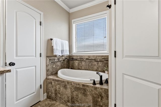 2129 Chestnut Oak Circle, College Station, TX 77845