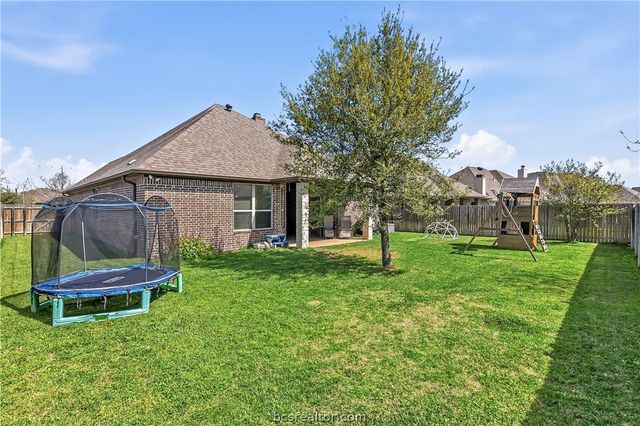 2129 Chestnut Oak Circle, College Station, TX 77845