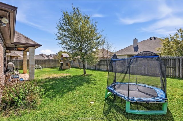2129 Chestnut Oak Circle, College Station, TX 77845