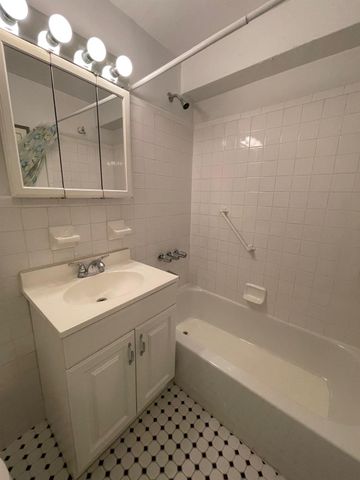 415 Beverly Road 1J, Brooklyn, NY 11218