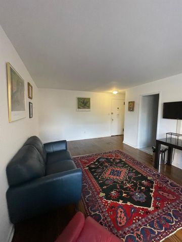 415 Beverly Road 1J, Brooklyn, NY 11218