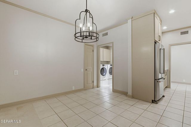 1077 LOS JARDINES Circle, El Paso, TX 79912