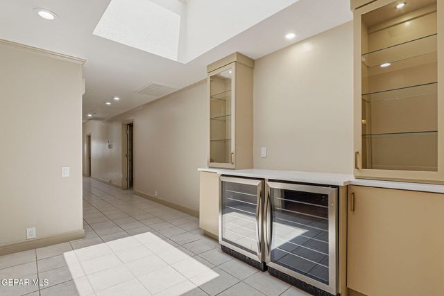 1077 LOS JARDINES Circle, El Paso, TX 79912