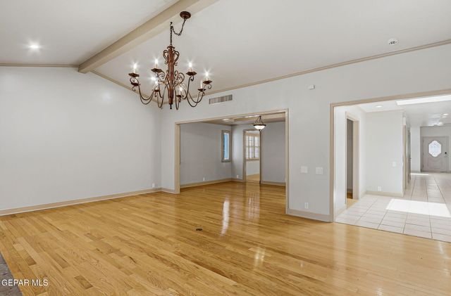 1077 LOS JARDINES Circle, El Paso, TX 79912