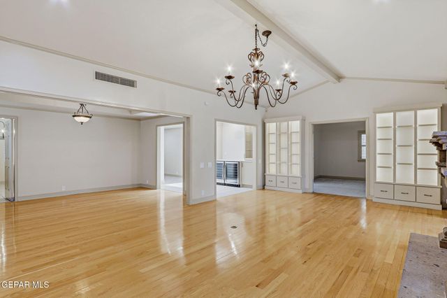 1077 LOS JARDINES Circle, El Paso, TX 79912