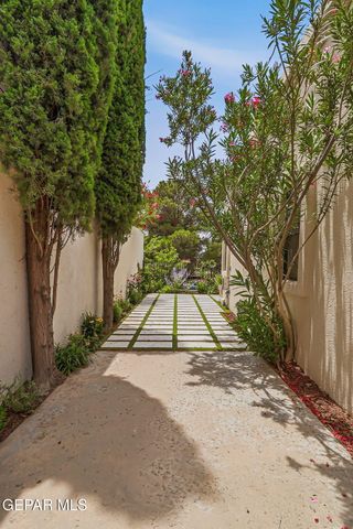 1077 LOS JARDINES Circle, El Paso, TX 79912