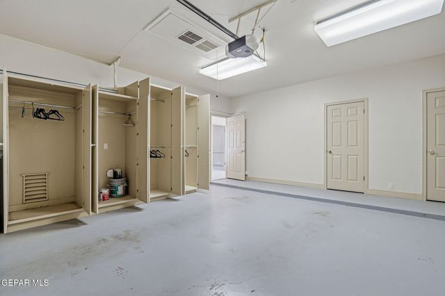 1077 LOS JARDINES Circle, El Paso, TX 79912