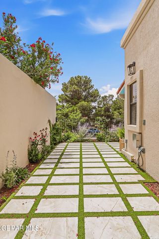 1077 LOS JARDINES Circle, El Paso, TX 79912