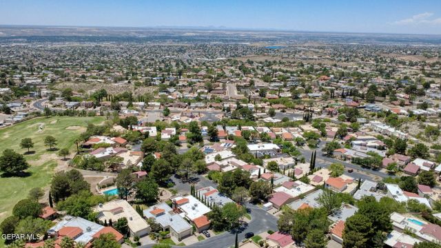 1077 LOS JARDINES Circle, El Paso, TX 79912