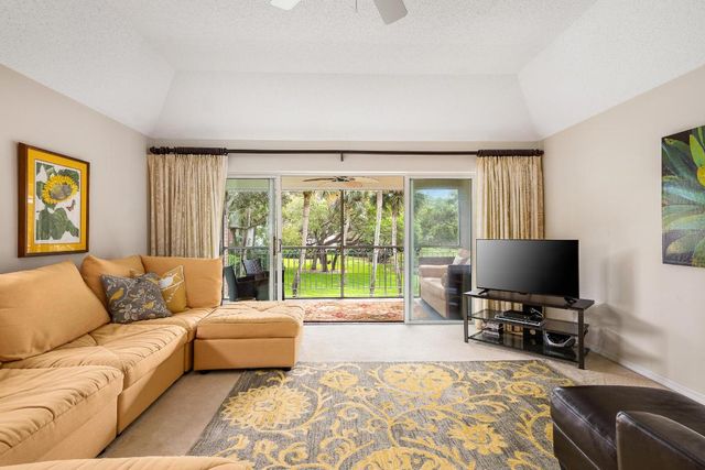 101 W Park Shores Circle 2, Indian River Shores, FL 32963