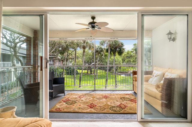 101 W Park Shores Circle 2, Indian River Shores, FL 32963