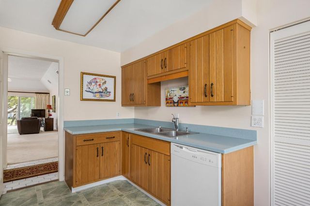 101 W Park Shores Circle 2, Indian River Shores, FL 32963