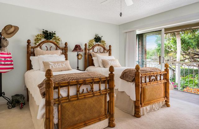 101 W Park Shores Circle 2, Indian River Shores, FL 32963