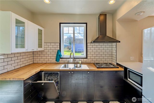 630 E 4th Street, Port Angeles, WA 98362