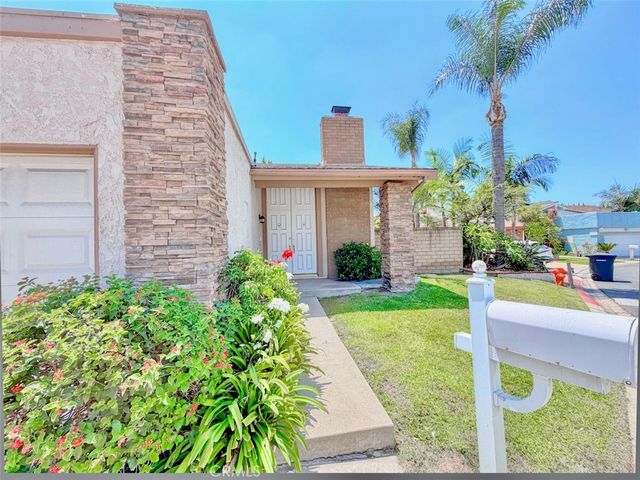 2134 N Pami Circle, Orange, CA 92867