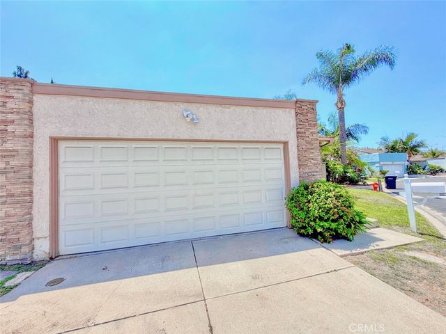 2134 N Pami Circle, Orange, CA 92867