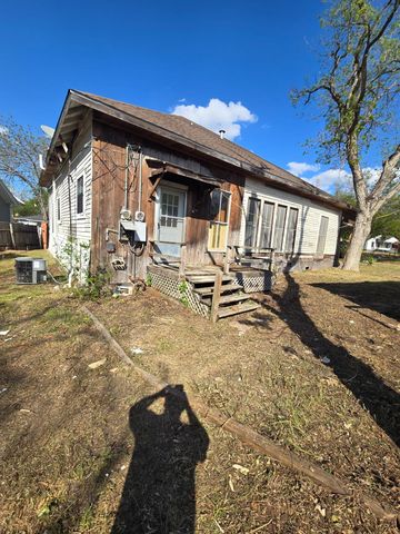 501 Green ST, Rockdale, TX 76567