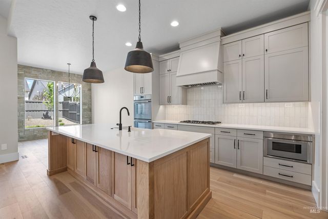 904 E Escalation St, Meridian, ID 83642