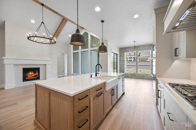 904 E Escalation St, Meridian, ID 83642
