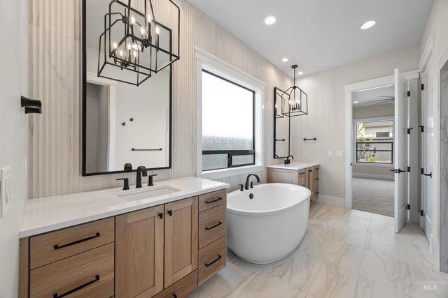 904 E Escalation St, Meridian, ID 83642