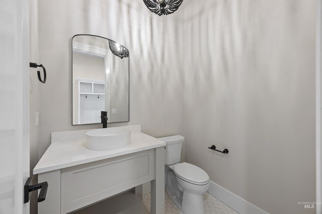 904 E Escalation St, Meridian, ID 83642