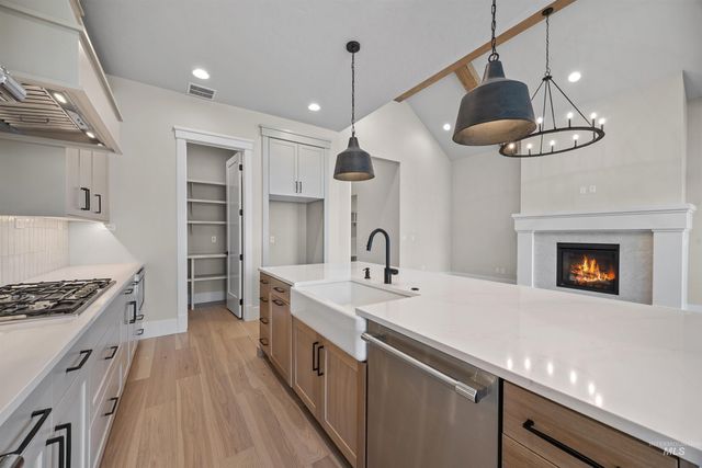 904 E Escalation St, Meridian, ID 83642