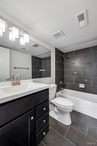12598 Chardin Place 3, St Louis, MO 63128
