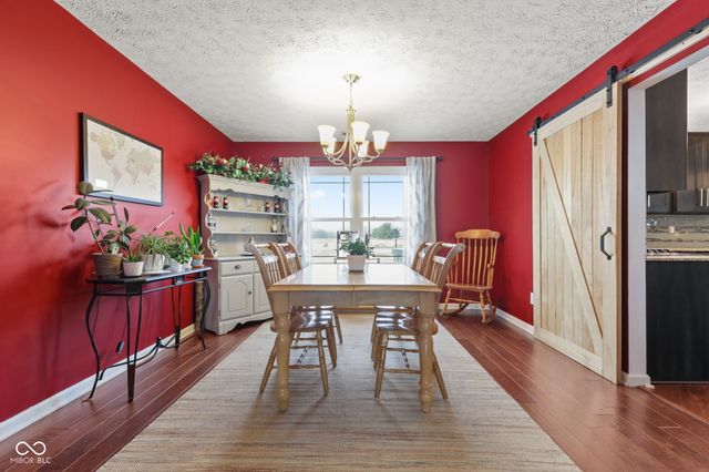 6644 W Cross Trail, New Palestine, IN 46163