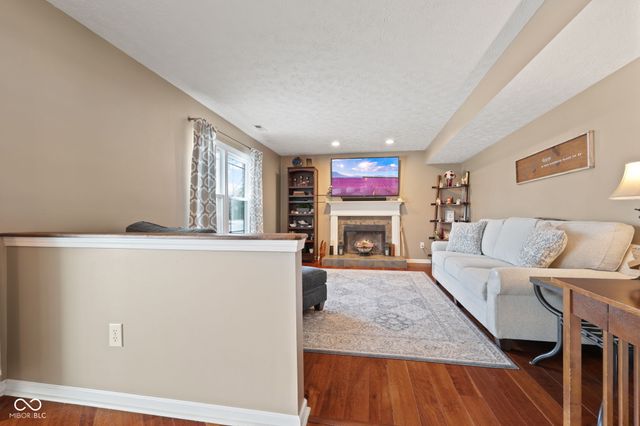 6644 W Cross Trail, New Palestine, IN 46163