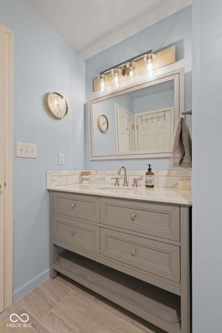 6644 W Cross Trail, New Palestine, IN 46163