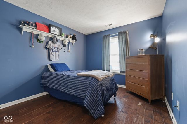 6644 W Cross Trail, New Palestine, IN 46163