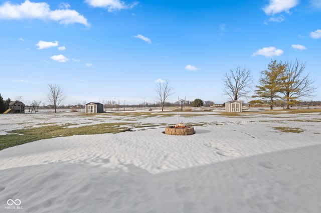6644 W Cross Trail, New Palestine, IN 46163
