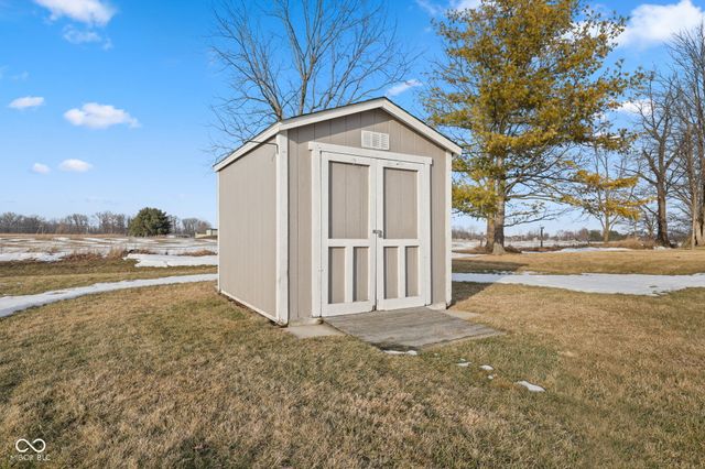 6644 W Cross Trail, New Palestine, IN 46163