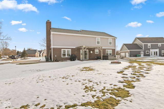 6644 W Cross Trail, New Palestine, IN 46163