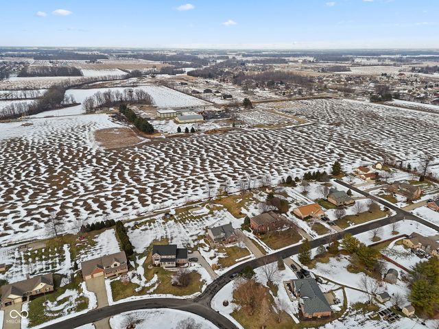 6644 W Cross Trail, New Palestine, IN 46163